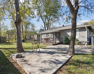 306 N Walnut Street - Photo Thumbnail 13