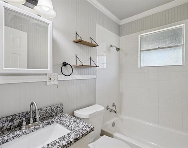 306 N Walnut Street - Photo Thumbnail 8