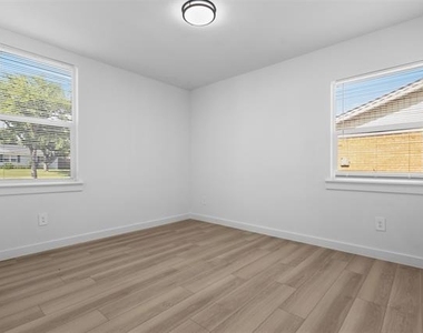 3022 Valwood Parkway - Photo Thumbnail 9