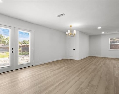 3022 Valwood Parkway - Photo Thumbnail 6