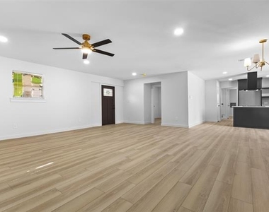 3022 Valwood Parkway - Photo Thumbnail 2