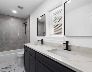 3022 Valwood Parkway - Photo Thumbnail 10
