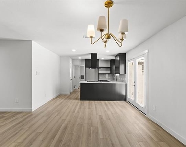 3022 Valwood Parkway - Photo Thumbnail 3