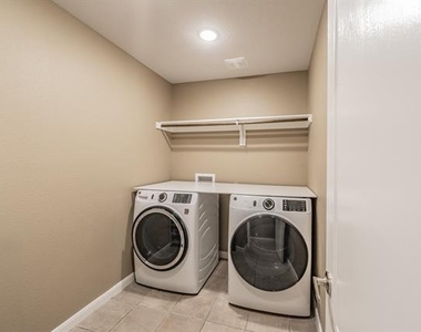1116 Kingbird Lane - Photo Thumbnail 10