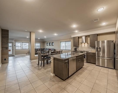1116 Kingbird Lane - Photo Thumbnail 11
