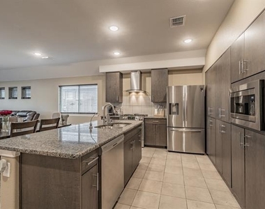 1116 Kingbird Lane - Photo Thumbnail 12
