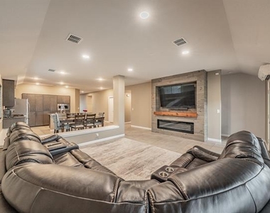 1116 Kingbird Lane - Photo Thumbnail 18