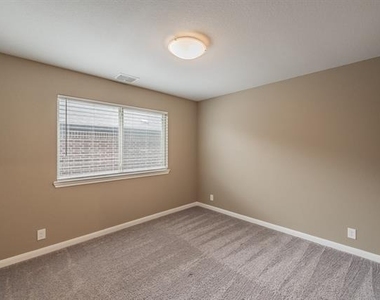 1116 Kingbird Lane - Photo Thumbnail 8