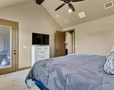 217 Maverick Court - Photo Thumbnail 16