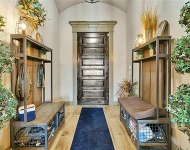 217 Maverick Court - Photo Thumbnail 3