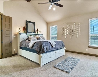 217 Maverick Court - Photo Thumbnail 15