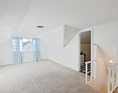 4317 Pershing Avenue - Photo Thumbnail 9