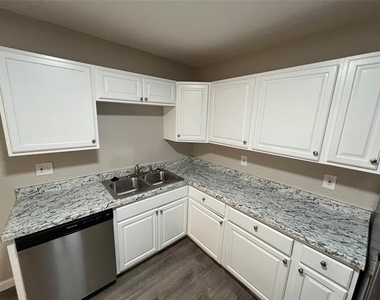 1227 S Montclair Avenue - Photo Thumbnail 7