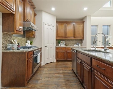 11553 Penick Way - Photo Thumbnail 9
