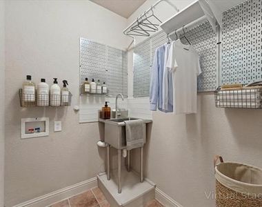 11553 Penick Way - Photo Thumbnail 7