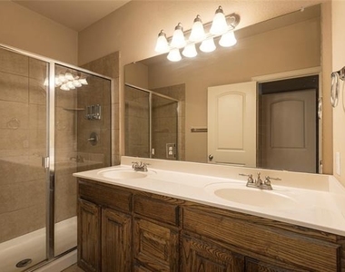 5304 Mesquite Drive - Photo Thumbnail 11