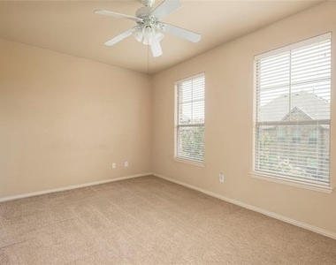 5304 Mesquite Drive - Photo Thumbnail 12