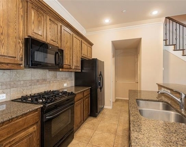 5304 Mesquite Drive - Photo Thumbnail 4