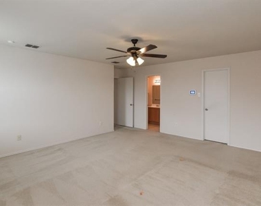 1105 Wyatt Earp Drive - Photo Thumbnail 11