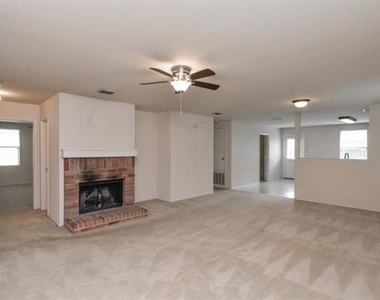1105 Wyatt Earp Drive - Photo Thumbnail 9