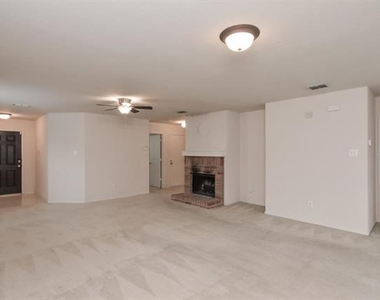 1105 Wyatt Earp Drive - Photo Thumbnail 6