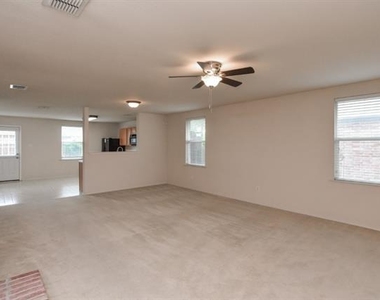 1105 Wyatt Earp Drive - Photo Thumbnail 8
