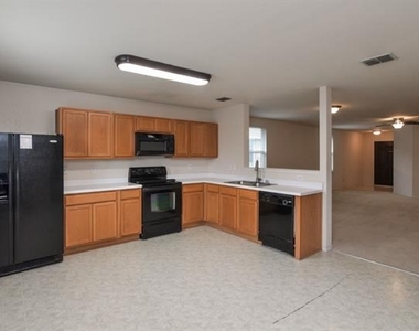 1105 Wyatt Earp Drive - Photo Thumbnail 2