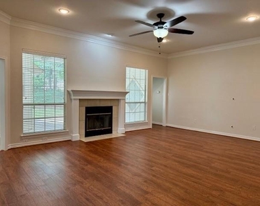 6308 Glen Echo Lane - Photo Thumbnail 5
