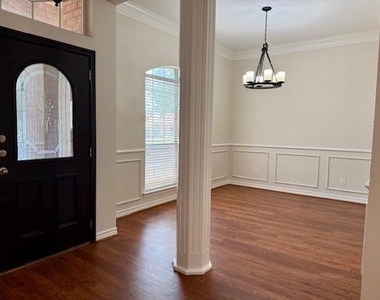 6308 Glen Echo Lane - Photo Thumbnail 3