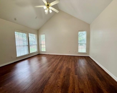 6308 Glen Echo Lane - Photo Thumbnail 11