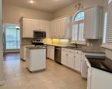 6308 Glen Echo Lane - Photo Thumbnail 7