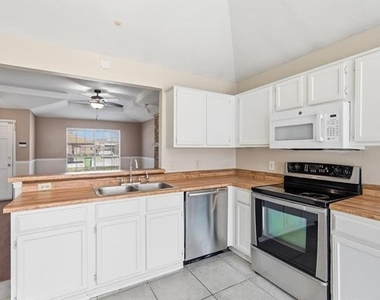 5722 Westchase Drive - Photo Thumbnail 5