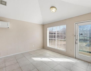5722 Westchase Drive - Photo Thumbnail 10