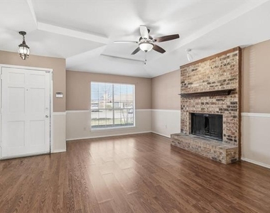 5722 Westchase Drive - Photo Thumbnail 11
