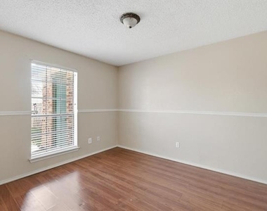 5722 Westchase Drive - Photo Thumbnail 19