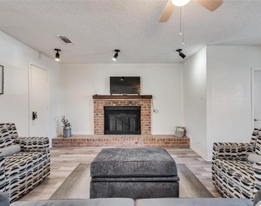 2000 Melissa Street - Photo Thumbnail 5