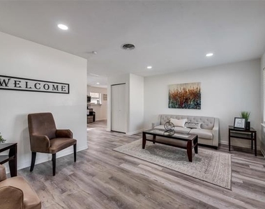 2000 Melissa Street - Photo Thumbnail 8