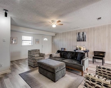 2000 Melissa Street - Photo Thumbnail 4