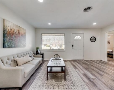 2000 Melissa Street - Photo Thumbnail 7