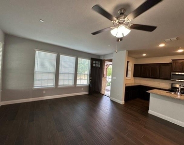 5585 Crosby Drive - Photo Thumbnail 5