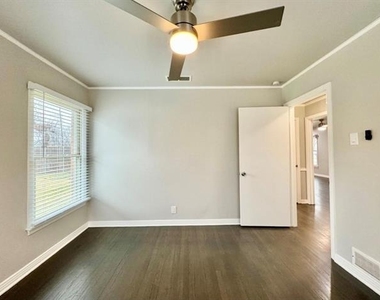 515 Bondstone Drive - Photo Thumbnail 12