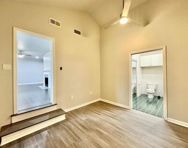 515 Bondstone Drive - Photo Thumbnail 9