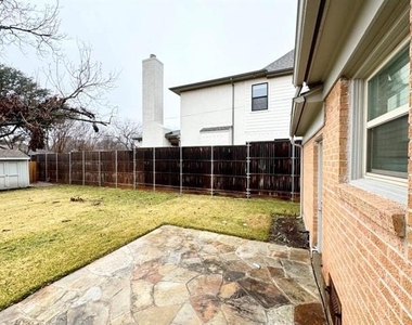 515 Bondstone Drive - Photo Thumbnail 16