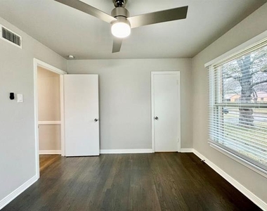 515 Bondstone Drive - Photo Thumbnail 15