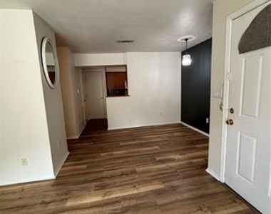 1500 Lake Shore Drive - Photo Thumbnail 16