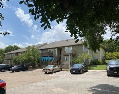 1500 Lake Shore Drive - Photo Thumbnail 14