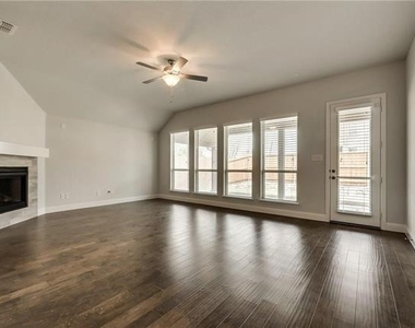 1601 Primrose Place - Photo Thumbnail 23
