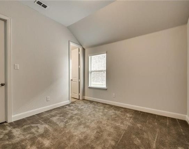 1601 Primrose Place - Photo Thumbnail 15