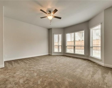 1601 Primrose Place - Photo Thumbnail 19