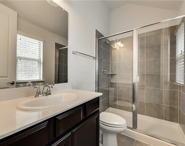 1601 Primrose Place - Photo Thumbnail 24